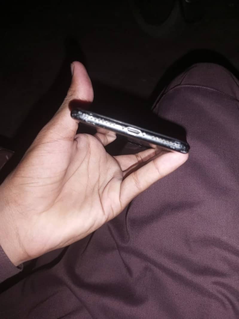 Apple iPhone 7 Plus 5