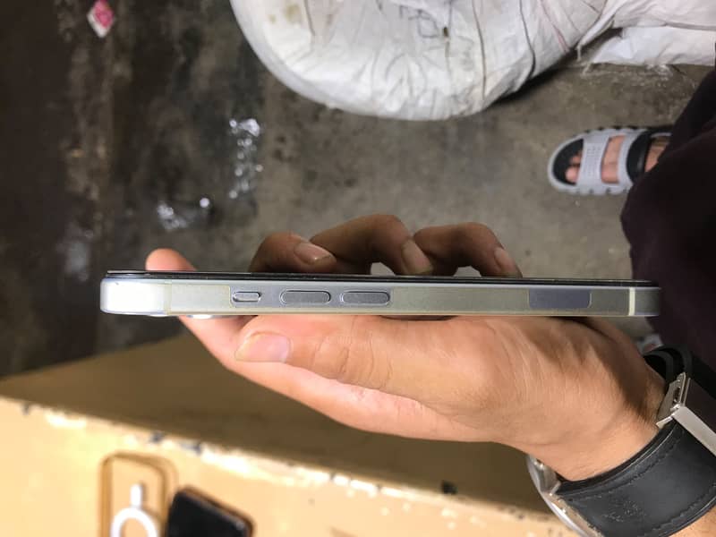 Apple iPhone 15 0