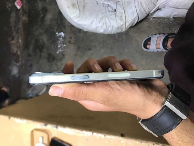 Apple iPhone 15 2