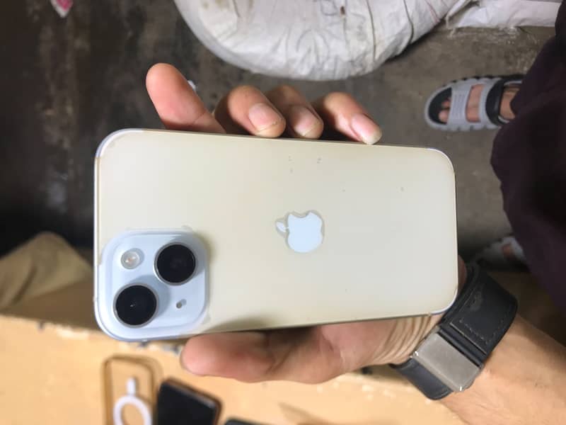 Apple iPhone 15 3