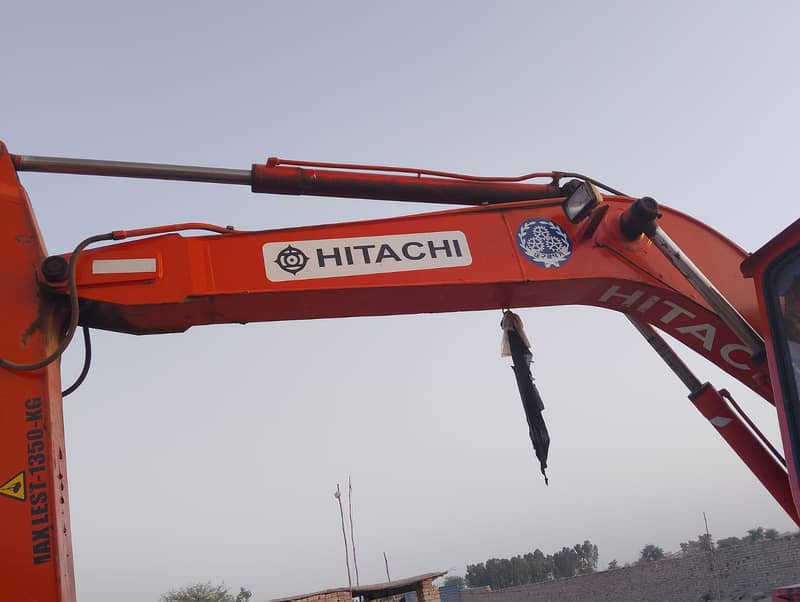 Hitachi 8
