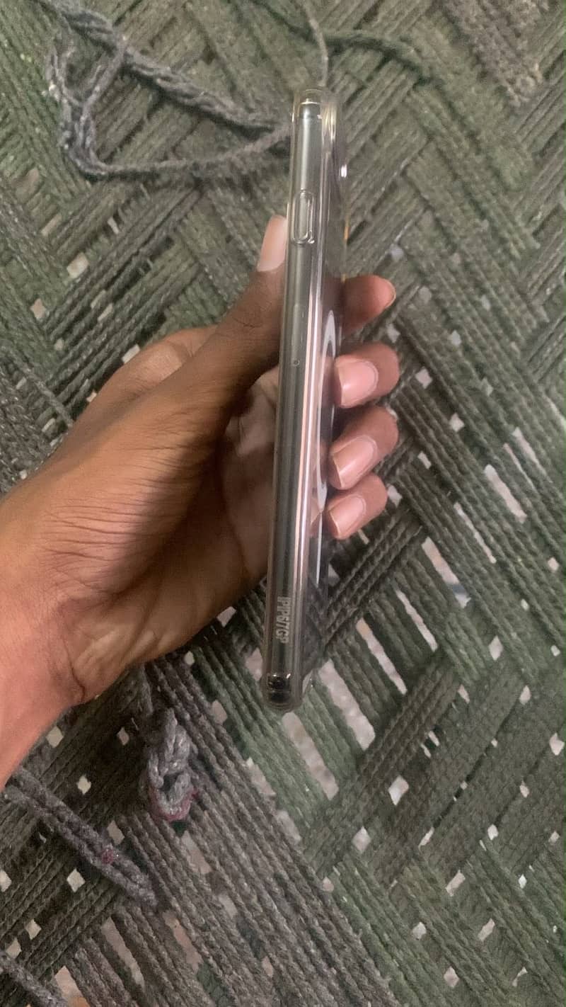 Apple iPhone 7 Plus 1