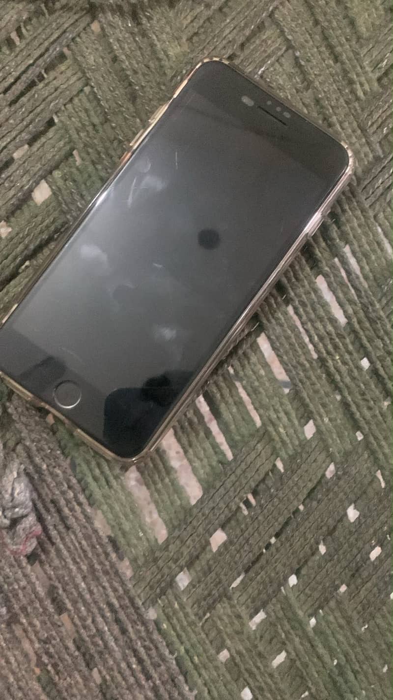 Apple iPhone 7 Plus 2