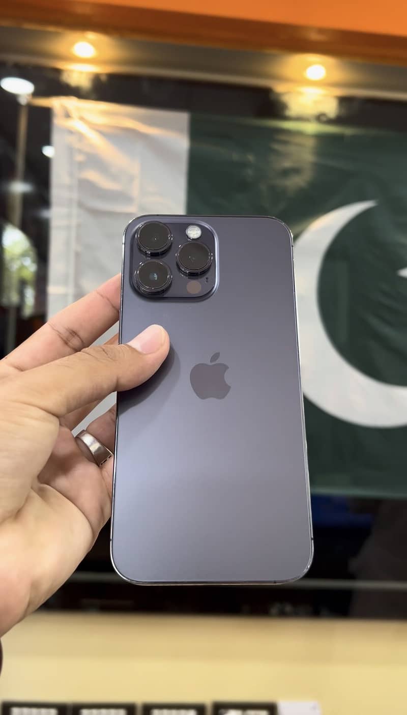 Apple iPhone 14 Pro Max 0