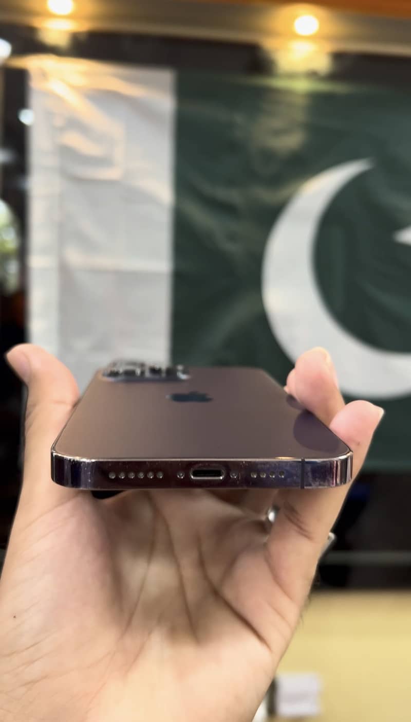 Apple iPhone 14 Pro Max 6