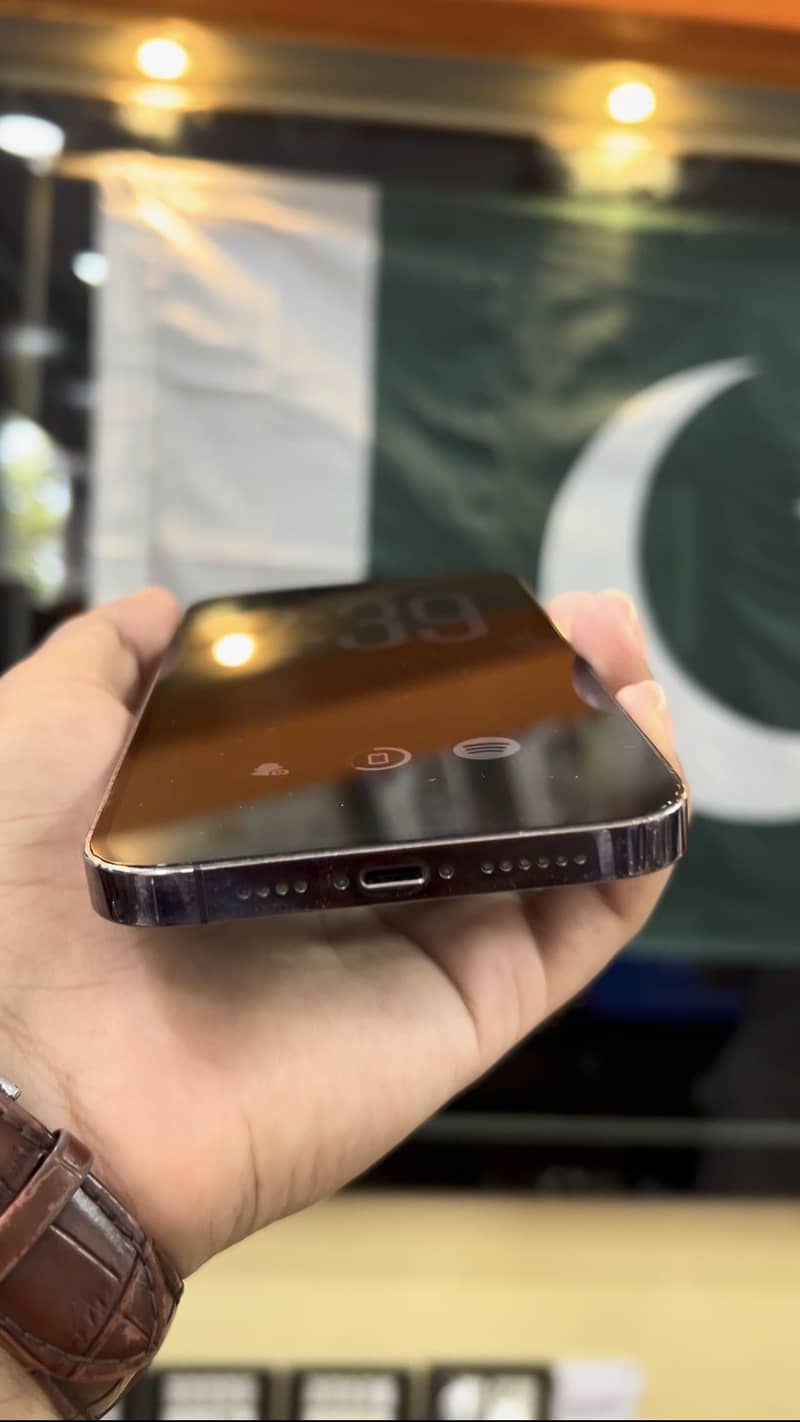 Apple iPhone 14 Pro Max 7