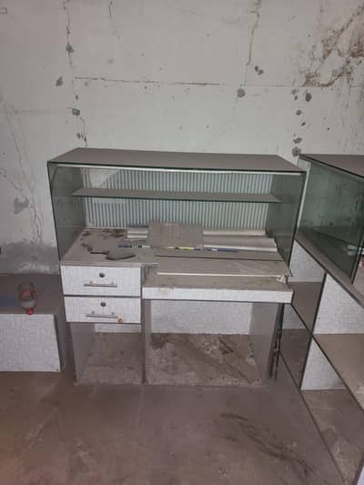 Showcases pair for Mobile shop etc