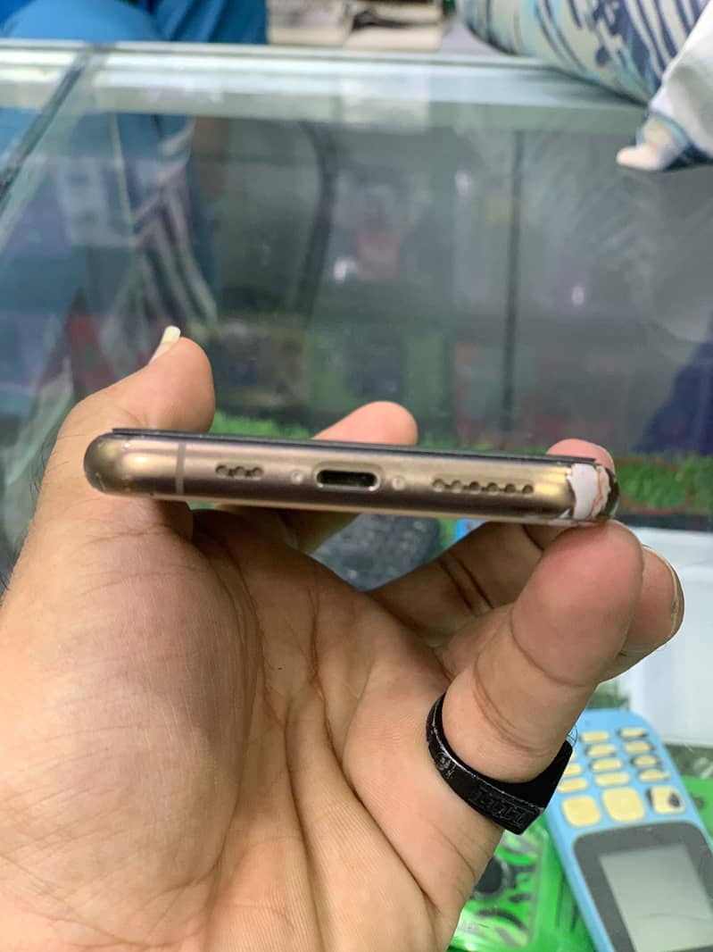 Apple iPhone 11 Pro 2