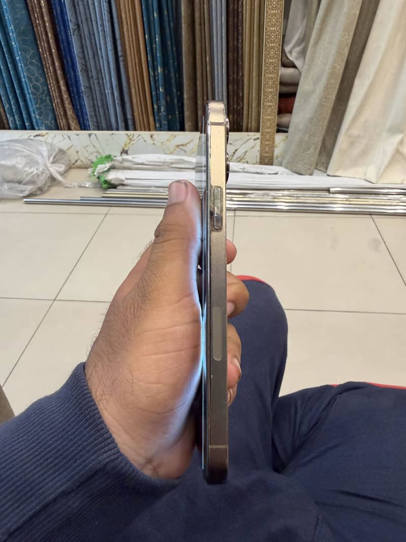Apple iPhone 12 Pro Max 3