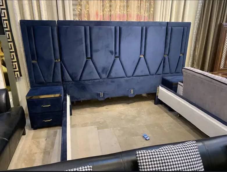 Bed with side tables and without dressing table 0