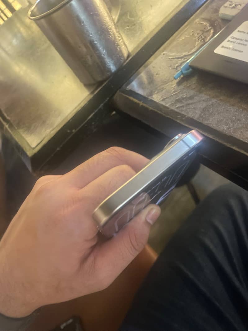 Apple iPhone 15 Pro Max 2
