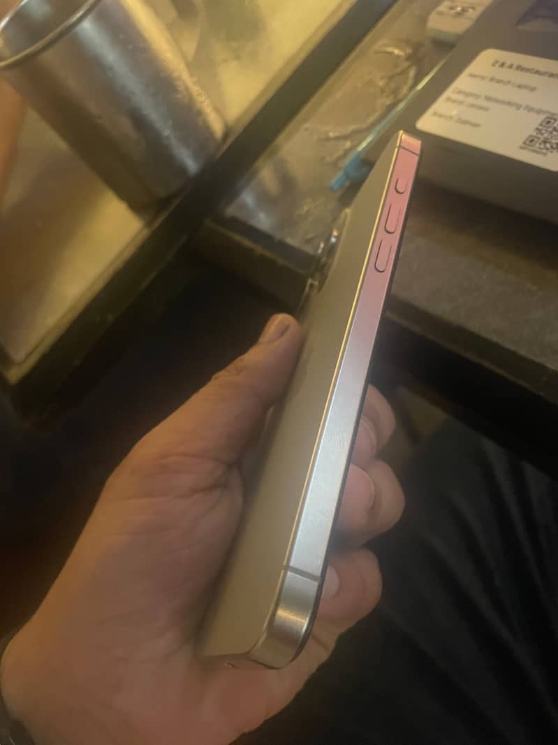 Apple iPhone 15 Pro Max 5