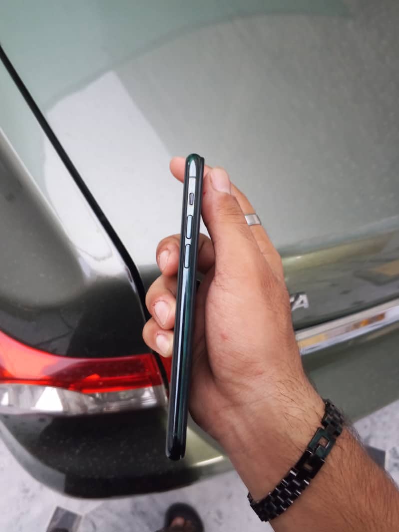 Apple iPhone 11 Pro 2