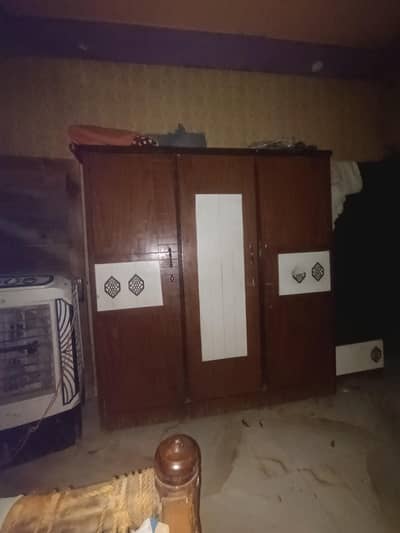 Akhrot Wood Complete Bedroom Set For Sale 