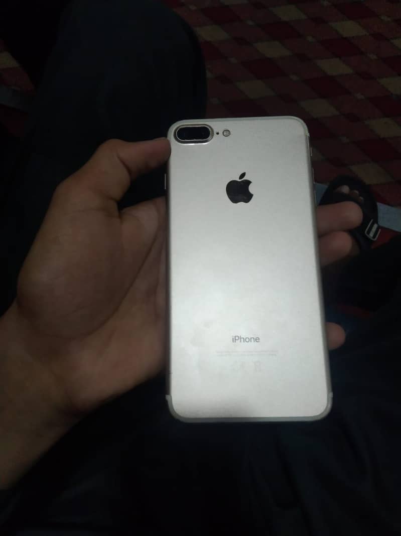 Apple iPhone 7 Plus 2