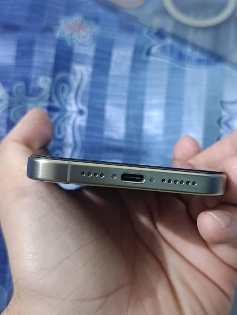 Apple iPhone 15 Pro Max 1