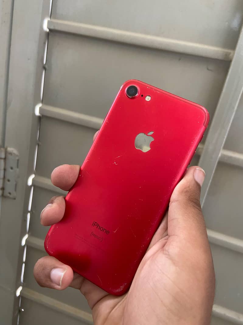 Apple iPhone 7 2