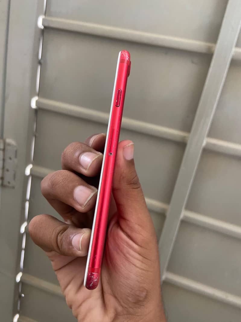 Apple iPhone 7 3
