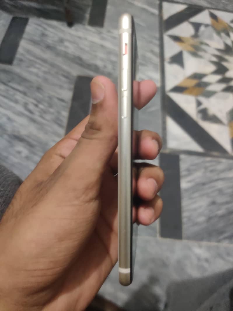 Apple iPhone SE 3 2