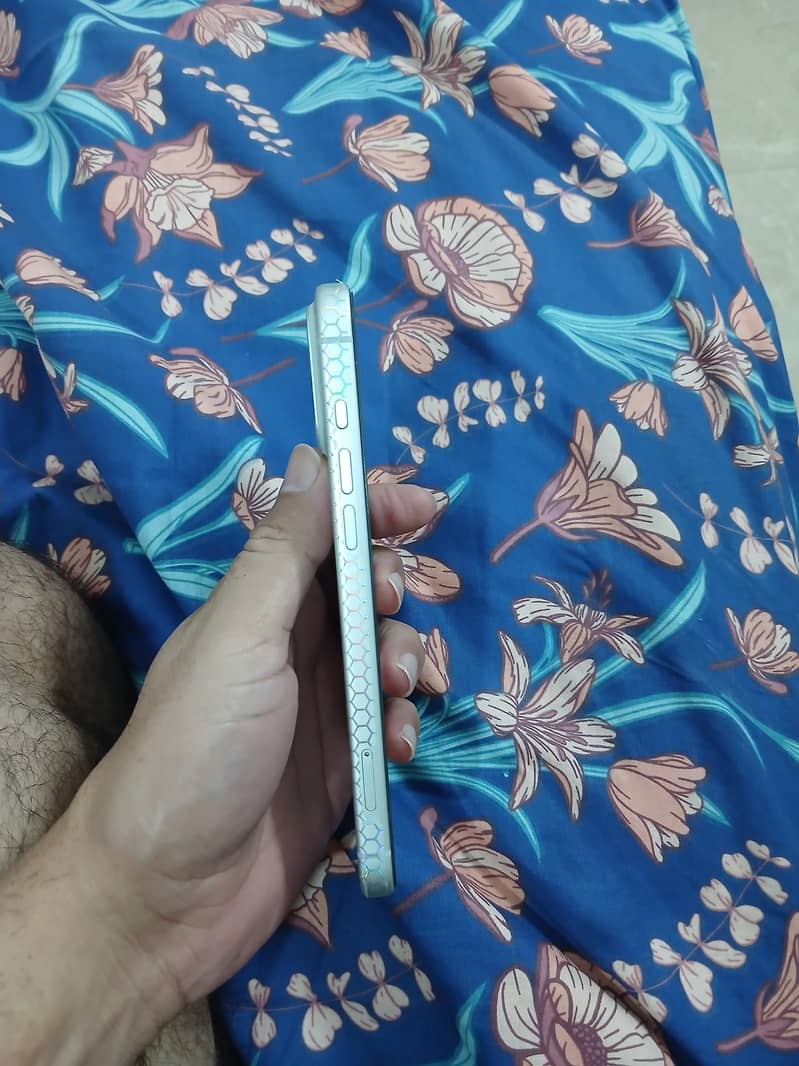 Apple iPhone 17 Pro Max 5