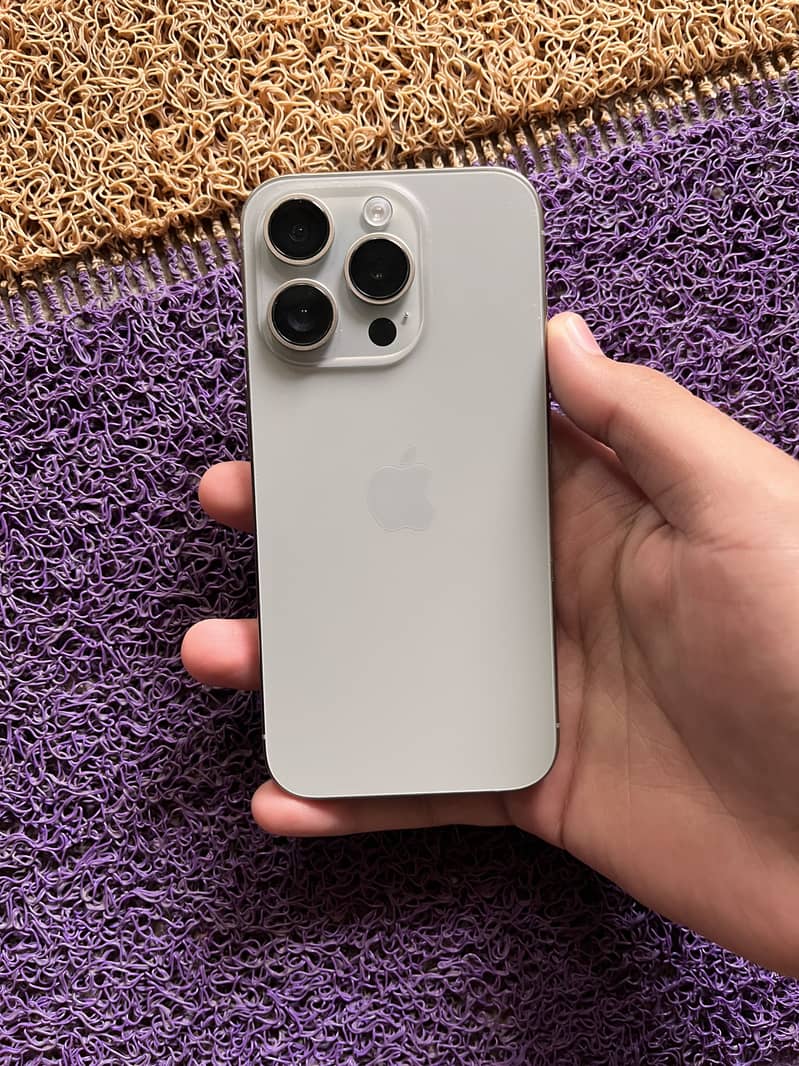 Apple iPhone 15 Pro 0