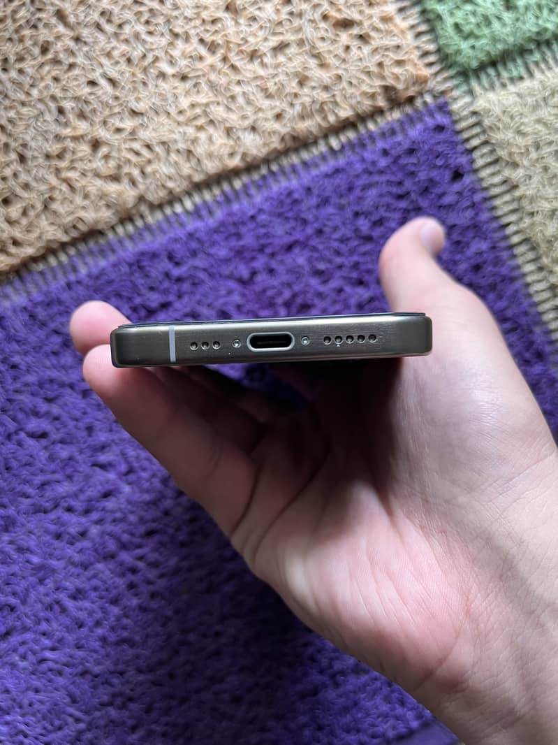 Apple iPhone 15 Pro 4