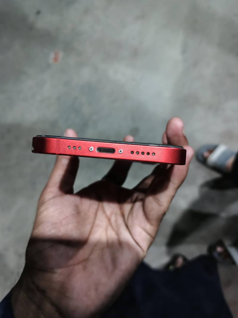 Apple iPhone 12 4