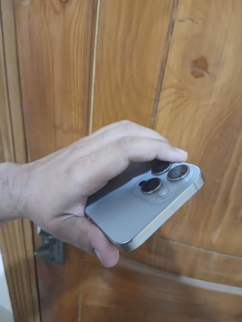 Apple iPhone 16 Pro Max 5