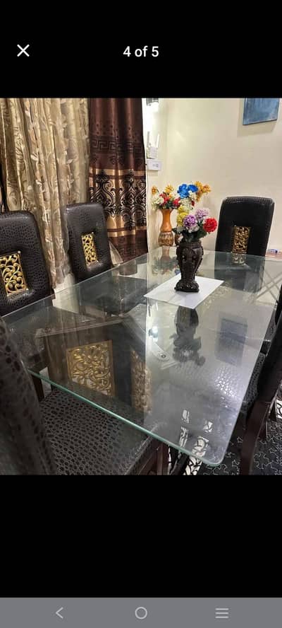 Beautiful elegant design 6 seater dining table