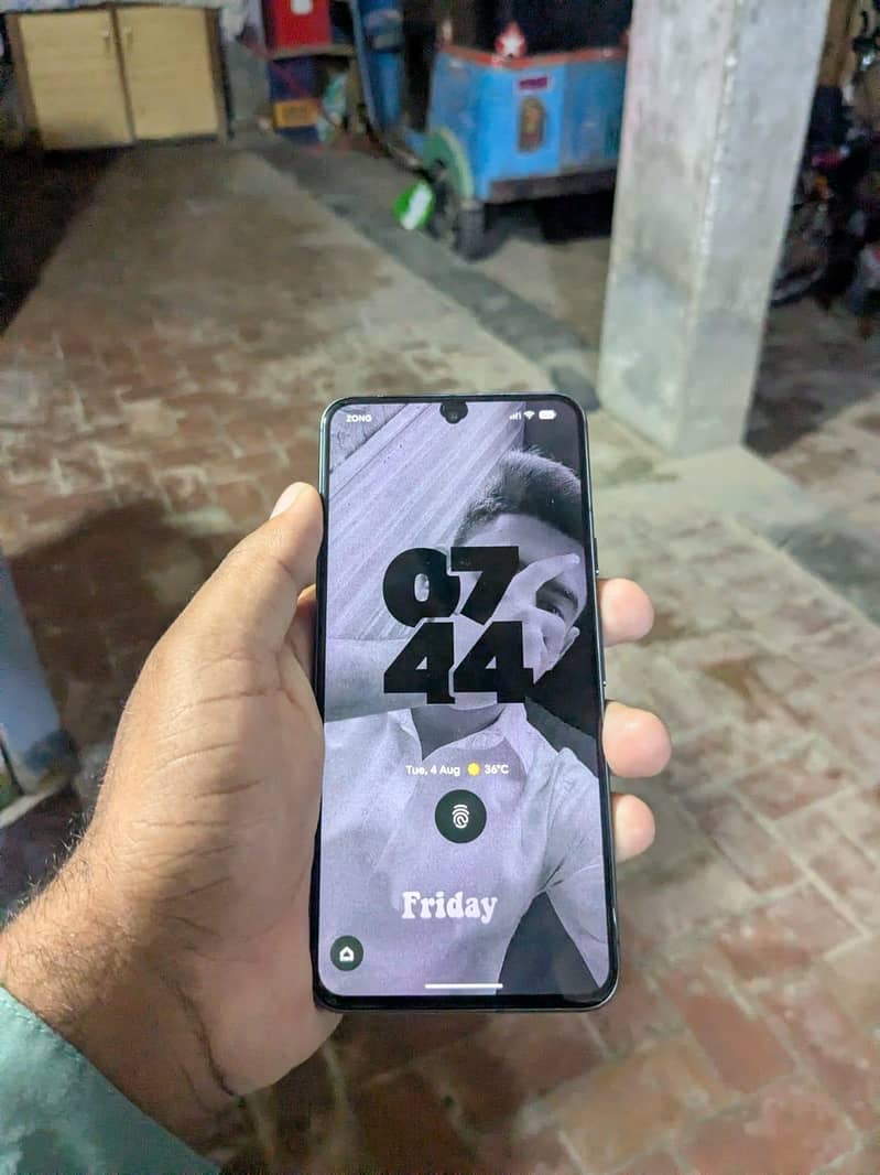 Google Pixel 8 1