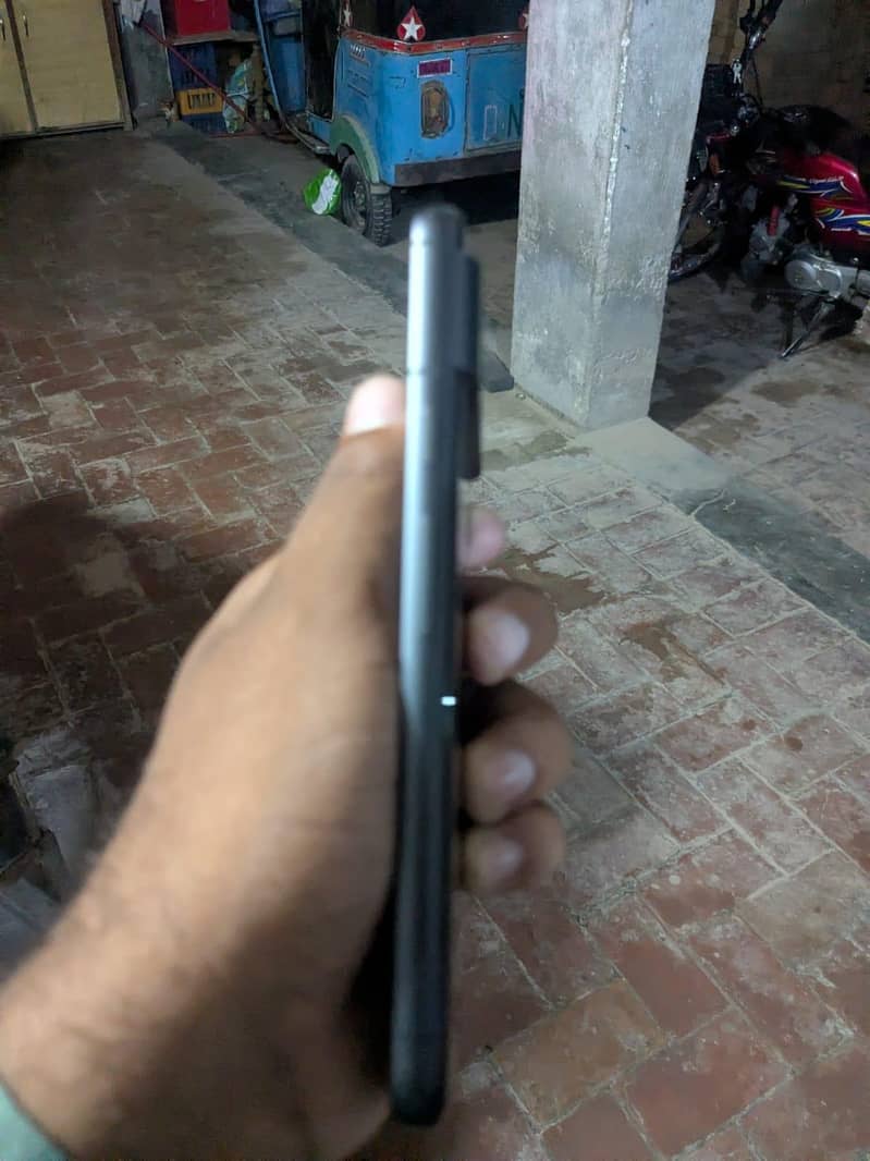 Google Pixel 8 2