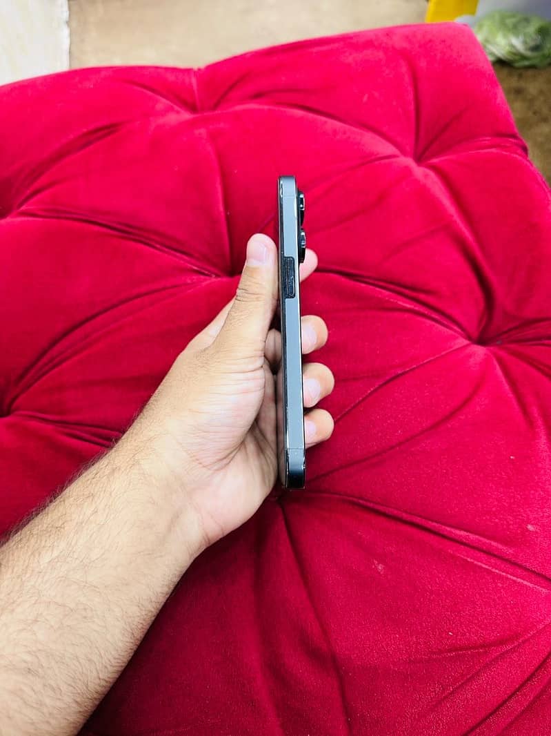 Apple iPhone 14 Pro 4