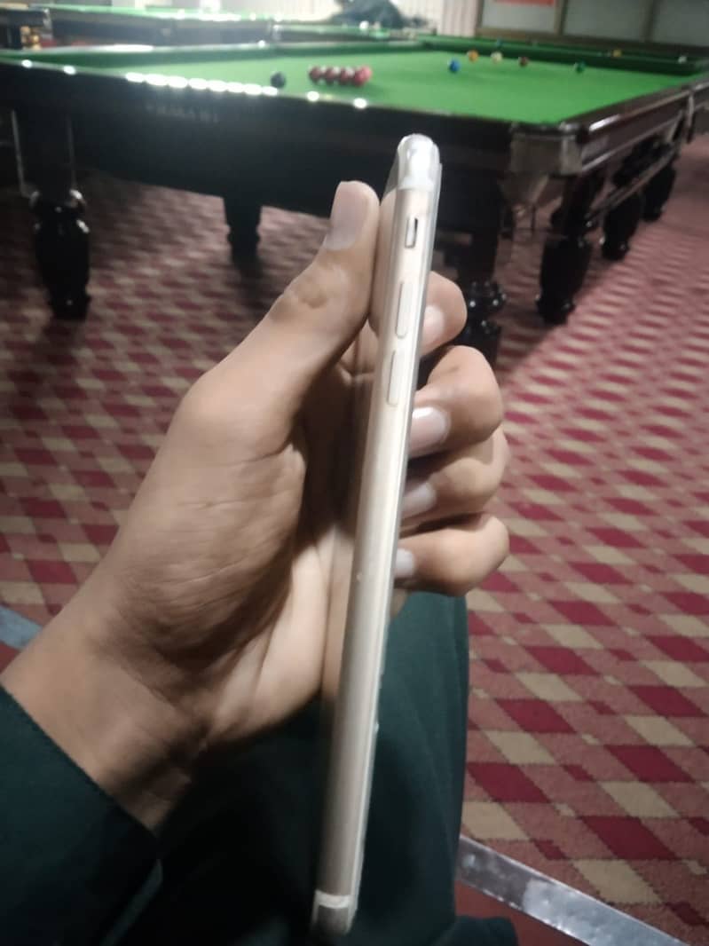 Apple iPhone 7 Plus 1