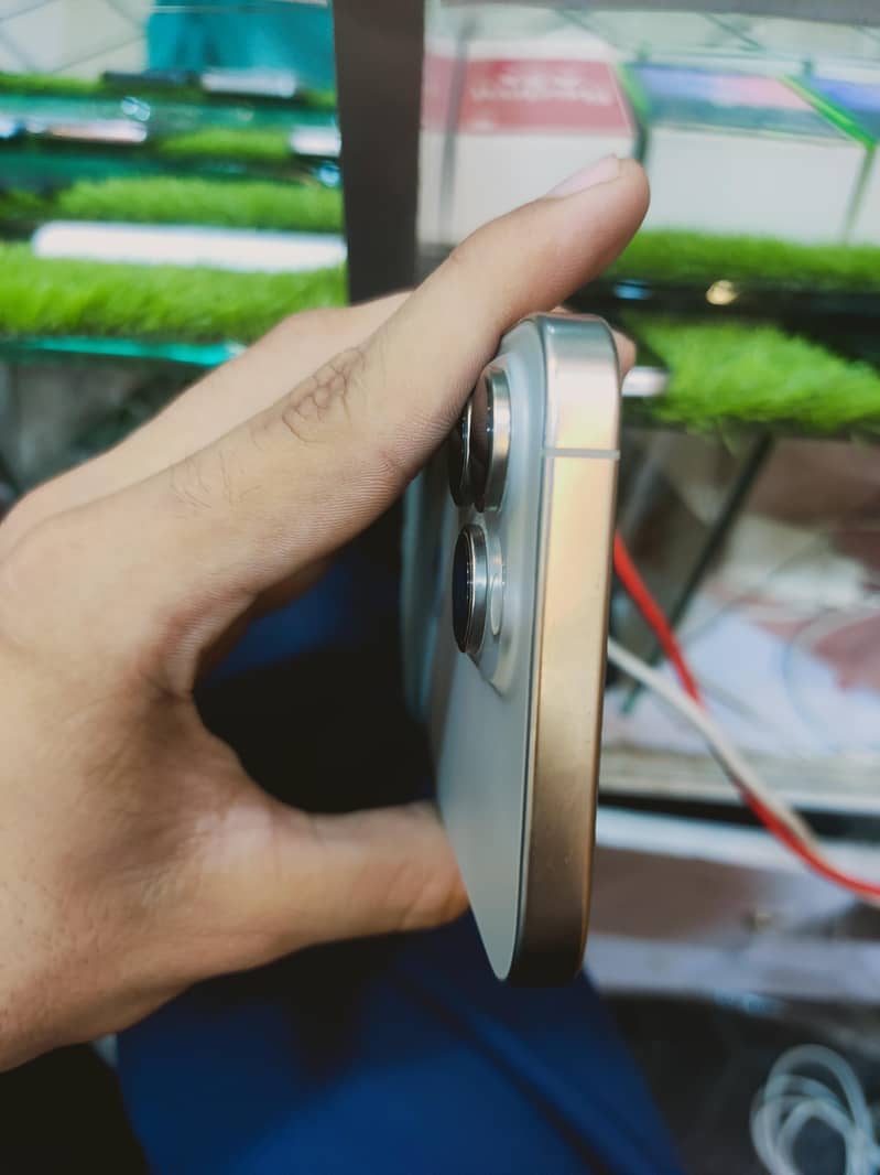 Apple iPhone 16 Pro Max 1