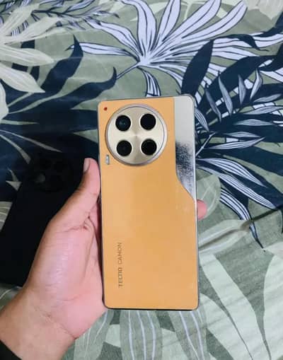 Tecno cammon 30