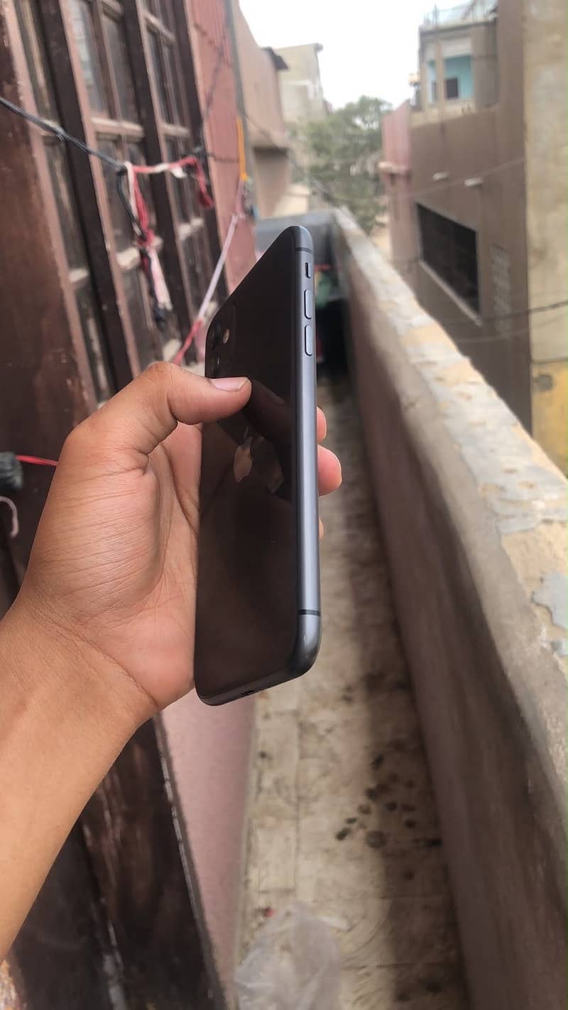 Apple iPhone 11 2