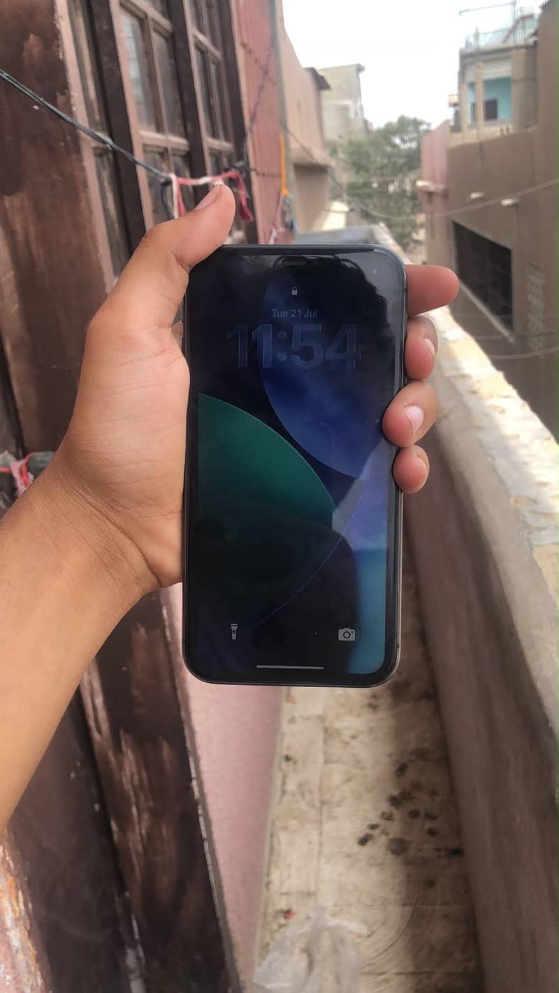Apple iPhone 11 3