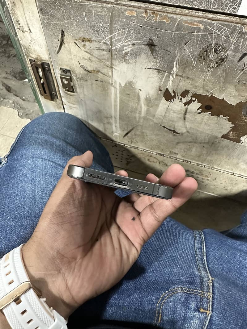 Apple iPhone 13 Pro 3