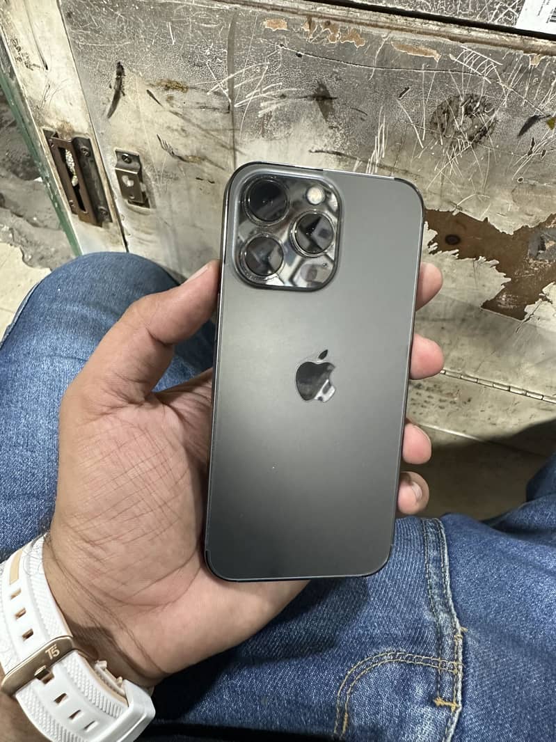 Apple iPhone 13 Pro 4