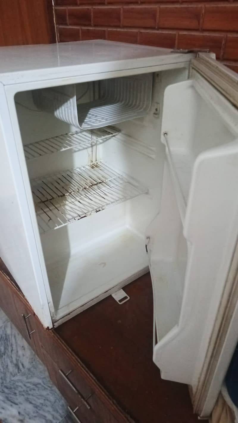 Mini fridge 2
