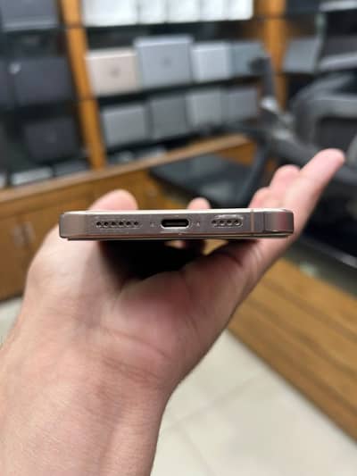 Apple iPhone 16 Pro Max