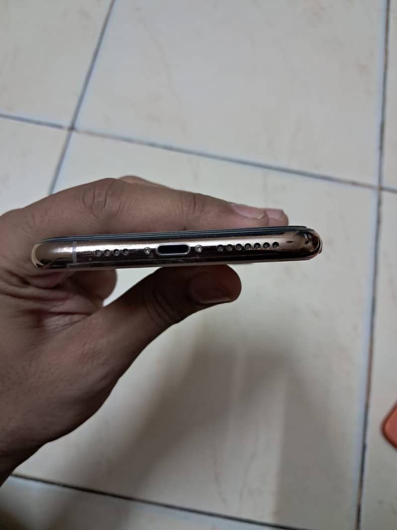 Apple iPhone 11 Pro Max 3
