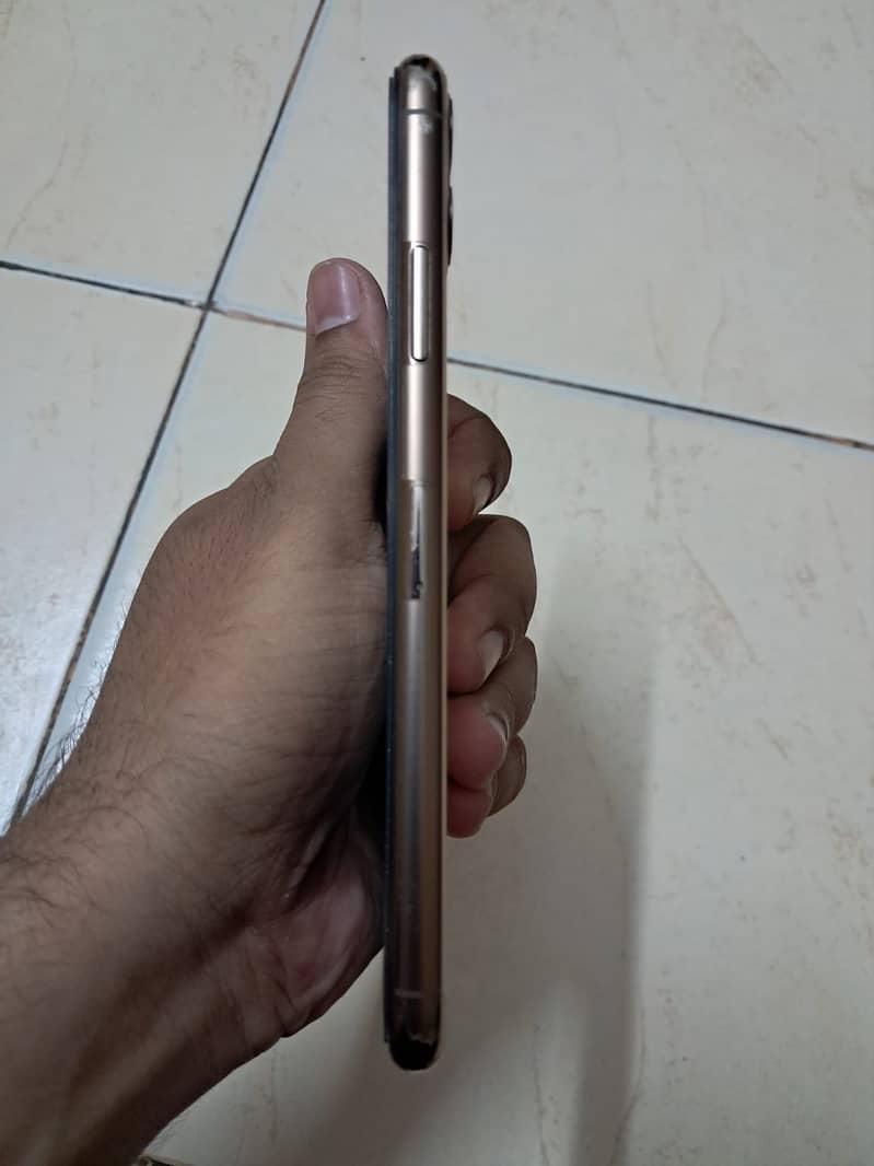 Apple iPhone 11 Pro Max 5