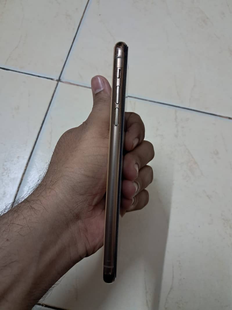Apple iPhone 11 Pro Max 6