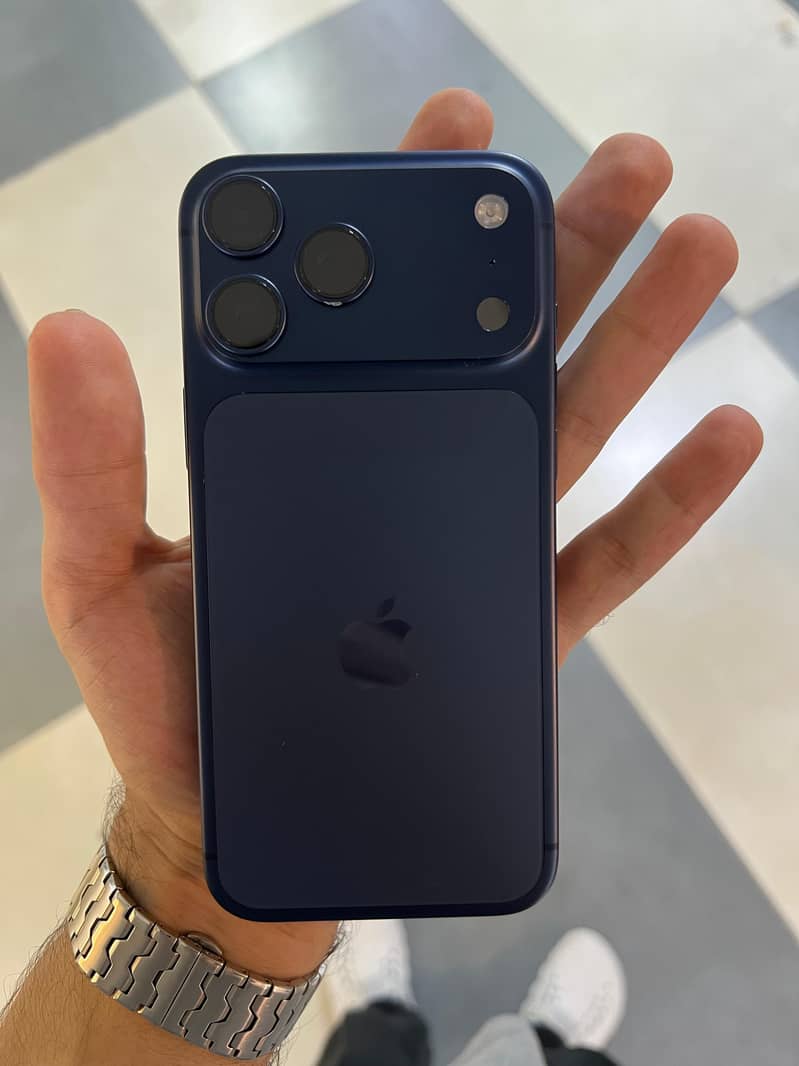 iphone 17 pro max 4