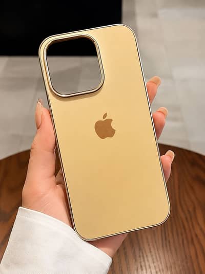 IPhone 14 Pro, 9 Cases. (Phone Covers)