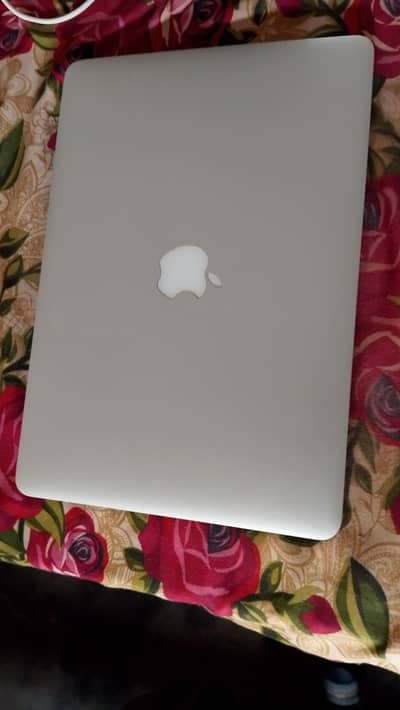 Would you like to buy this MacBook Air for only 65,000?