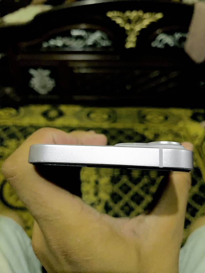 Apple iPhone 14 2