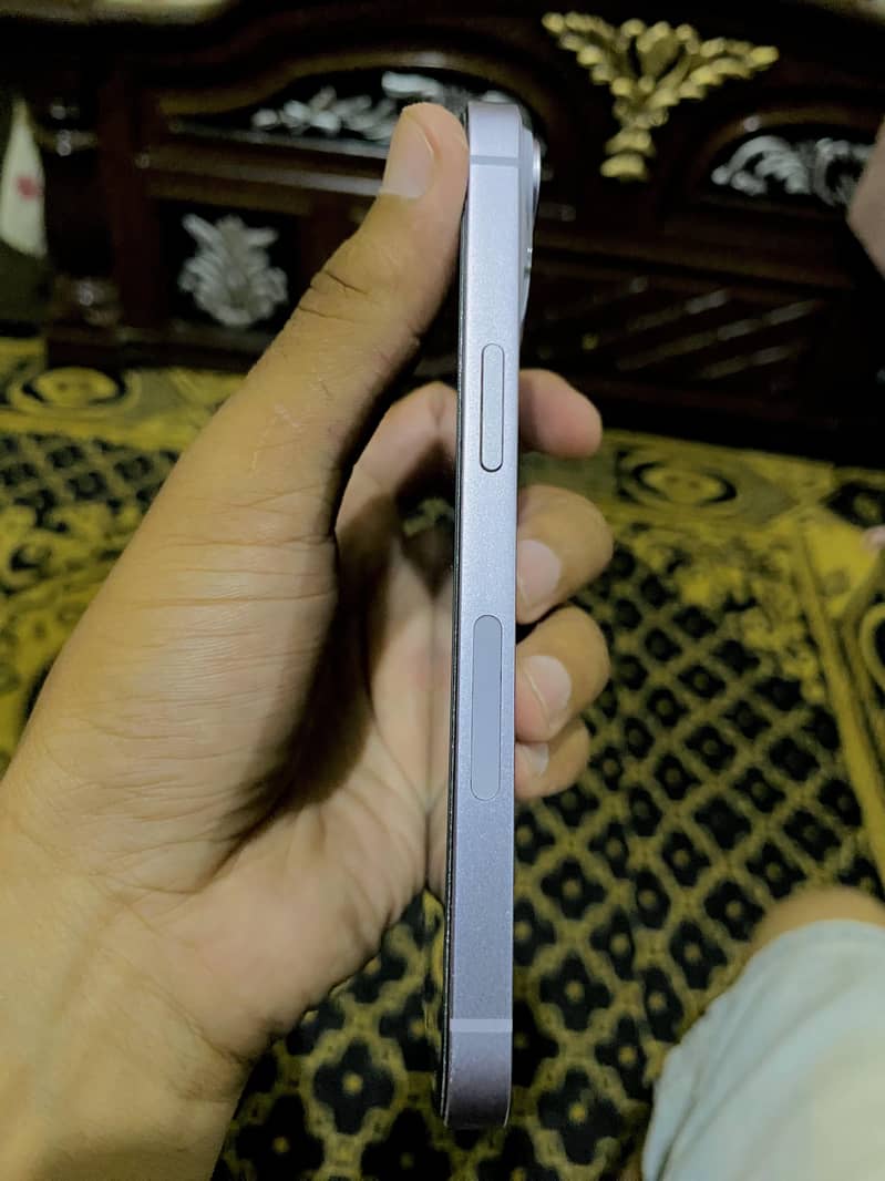 Apple iPhone 14 3