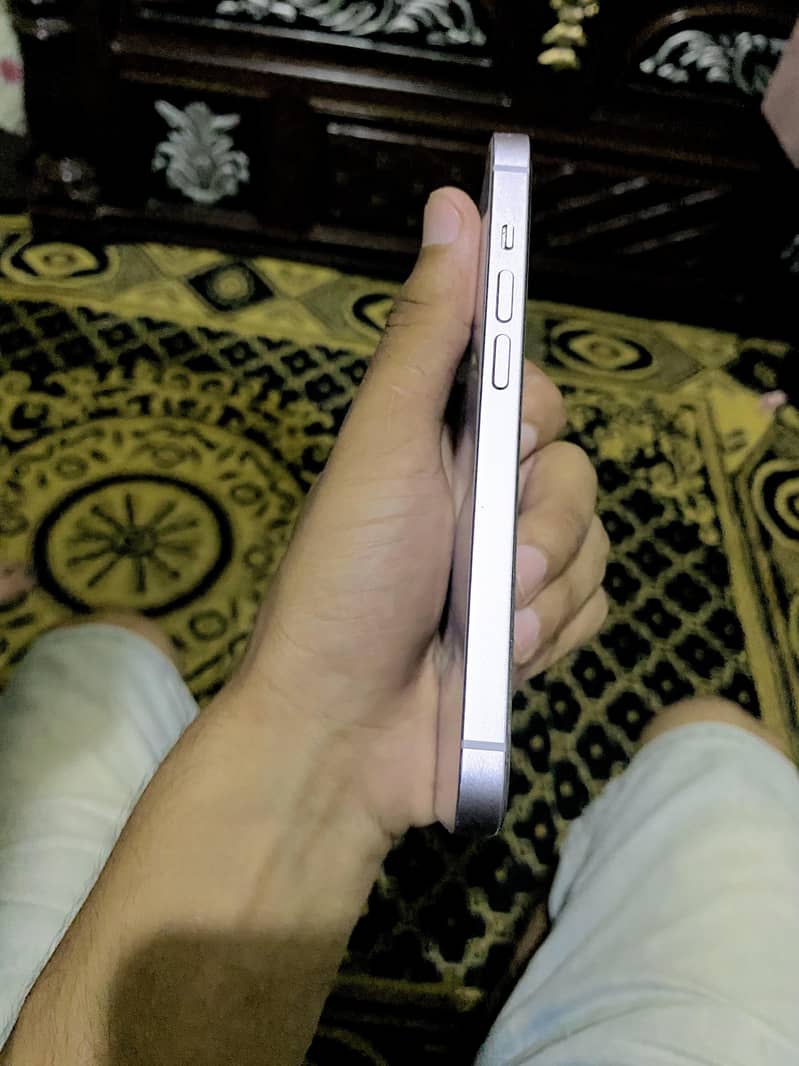 Apple iPhone 14 4